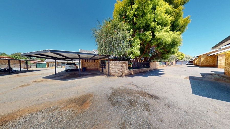 28 Bedroom Property for Sale in Kannoniers Park North West